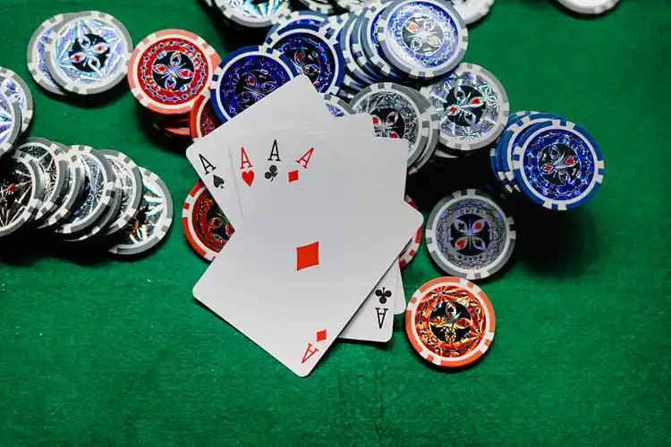 triple999 App တွင် ဘောလုံးပွဲ live betting ကစားနေစဉ်